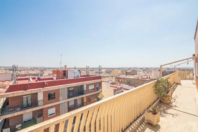 ATICO EXCLUSIVO CON UNAS VISTAS INCREIBLES PARA REFORMAR — 13