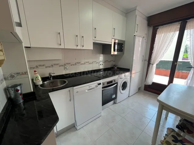 ESPECTACULAR PISO DE 2 DORMITORIOS EN EL CENTRO DE COLINDRES - foto 3