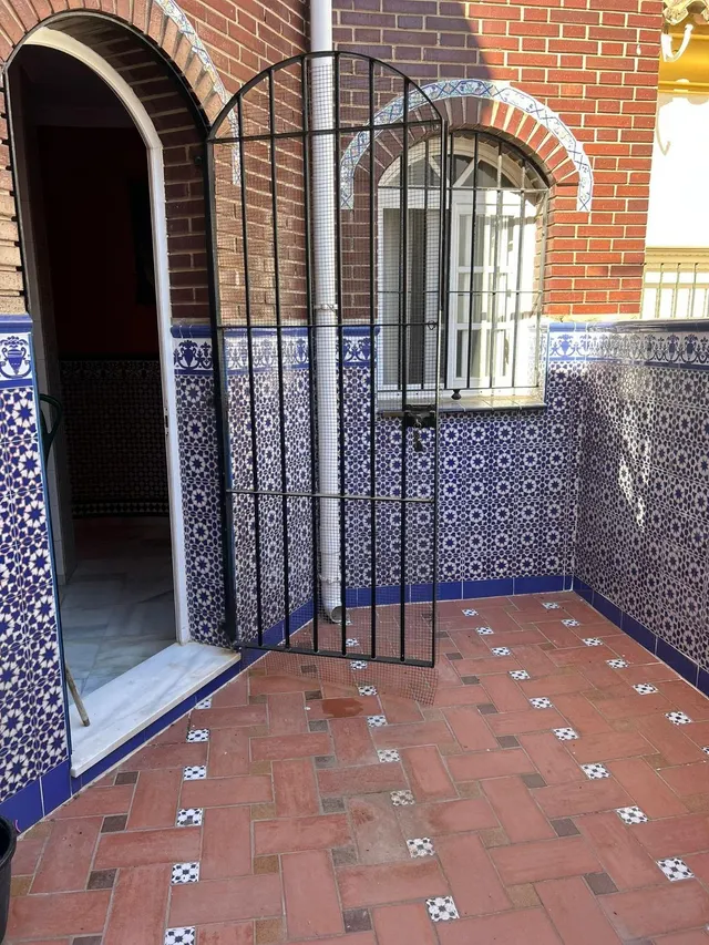 CASA GRANDE DE 2 PLANTAS CHICLANA — 8
