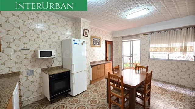 Oportunidad - Amplia casa de 197 m2 con 4 dormitorios y terr - foto 4