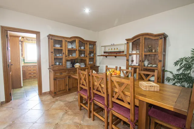 CHALET INDEPENDIENTE CON PISCINA — 34