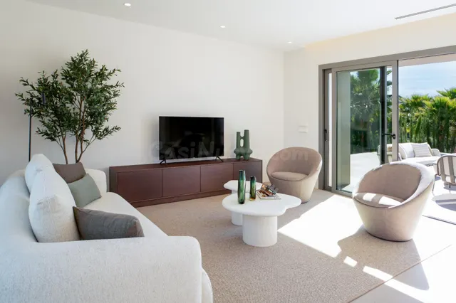 Villa de lujo en urbanización Las Colinas. — 4