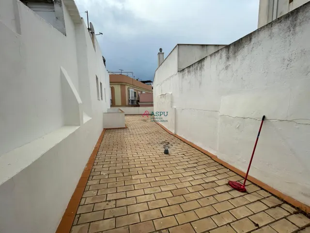 FINCA INDEPENDIENTE JUNTO AL AYUNTAMIENTO — 5