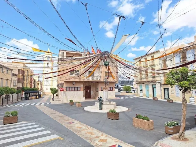 Oportunidad: Bungalow de esquina, a estrenar, en Pinoso | 4 dormitorios, 2 baños y garaje — 32