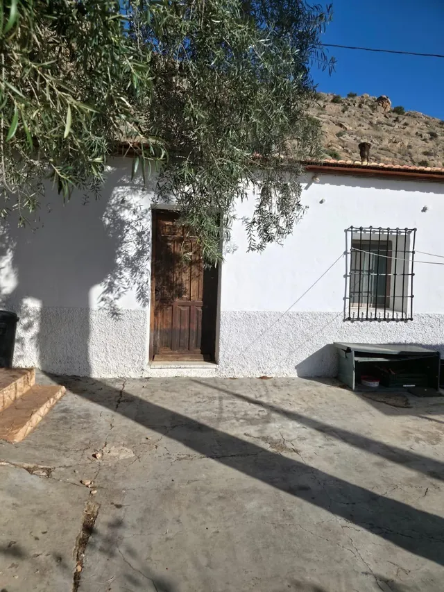 Casa con Piscina Privada y Amplias Posibilidades de Ampliación en Orihuela — 9