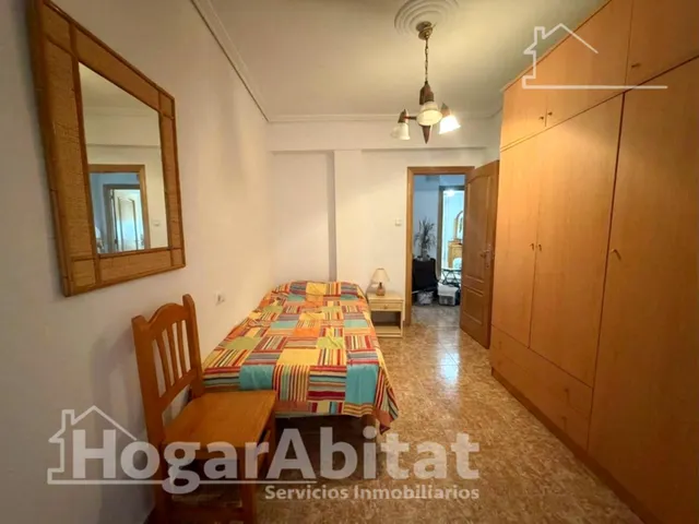 Espacio y luminosidad con infinitas posibilidades en este amplio piso exterior con balcón y trastero — 22