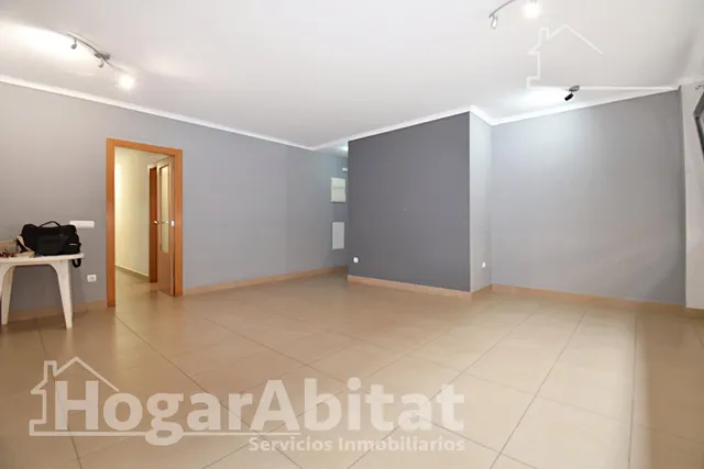 Espacio y libertad al aire libre en esta cómoda planta baja con terraza y patio — 16