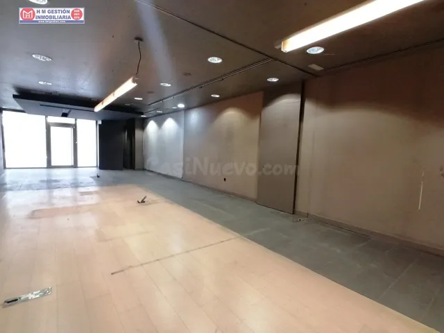LOCAL COMERCIAL EN PLENO CENTRO DE HERENCIA CON BAÑOS ADAPTA - foto 4