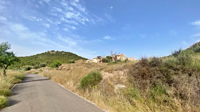 FINCA DE 6 Hectáreas con CASA CORTIJO para reformar — 11