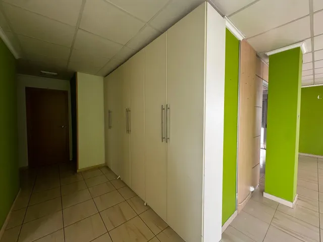 Oficina en el centro de Gandía, exterior y lista para entrar — 9