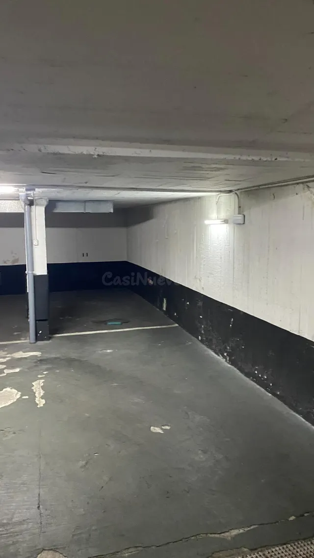 Plaza de garaje para coche pequeño - foto 3