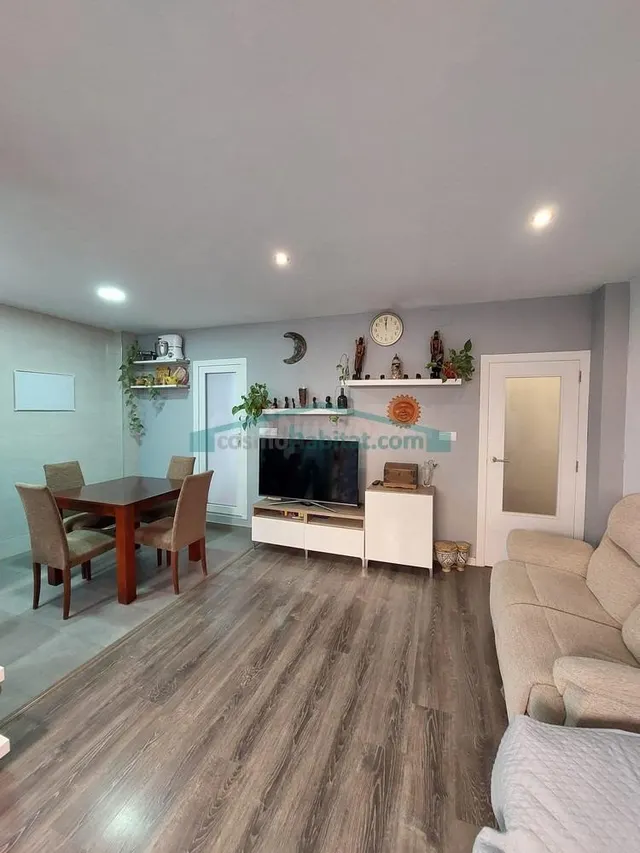 PISO EN VENTA EN VALENCIA – LUMINOSO, REFORMADO Y CON DOS PR - foto 5