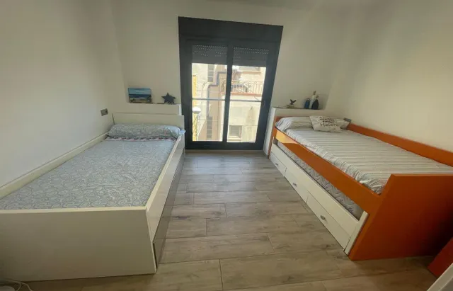BONITA CASA EN PUEBLO MARINERO, CON ENCANTO — 7