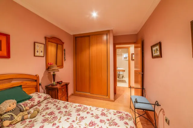 Piso reformado con piscina y garaje — 21