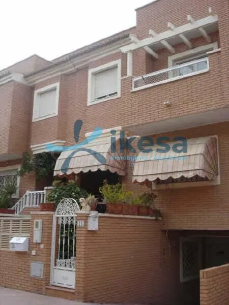 Se vende Chalet en la localidad de Almería