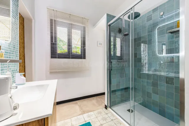 Casa unifamiliar en venta  con piscina privada, 5 dormitorios y amplio patio en Málaga — 22