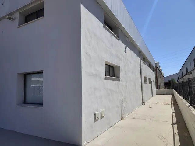 Nave en Poligono de Las Quemadas totalmente reformada y perfectamente instalada para uso mixto de oficinas y almacen — 29