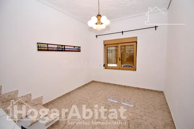 ¡EN PLENO CENTRO! GRAN CASA SEMIREFORMADA CON DOS TERRAZAS