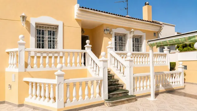 Espléndido Chalet en Retamar, Almería - Oportunidad Única po