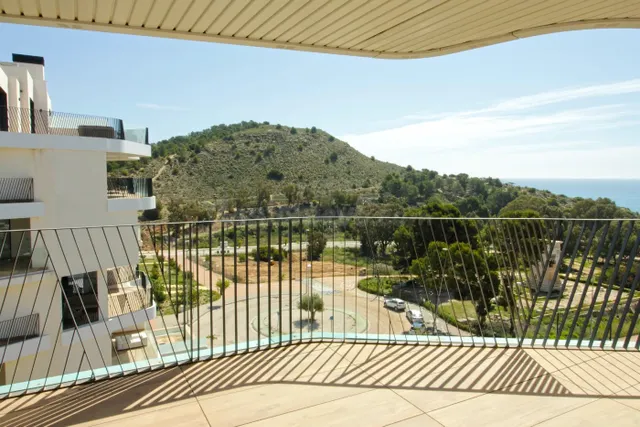 Exclusivo ático dúplex con vistas frontales al mar en Villaj - foto 4