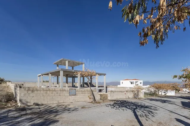 Parcela exclusiva con estructura de Chalet independiente y p