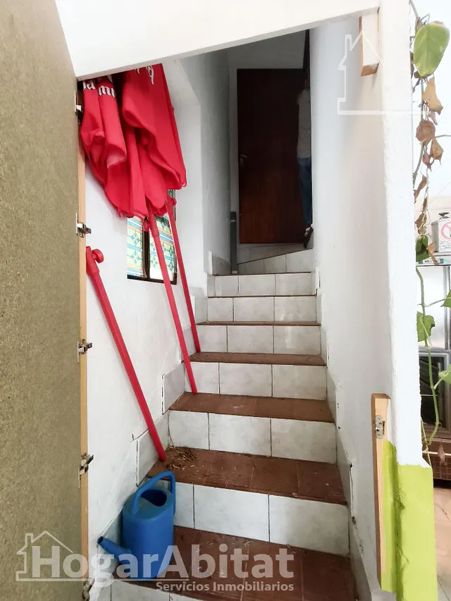 ¡PERFECTO PARA INVERTIR! CASA LUMINOSA Y ESQUINERA, CON LOCAL COMERCIAL — 46