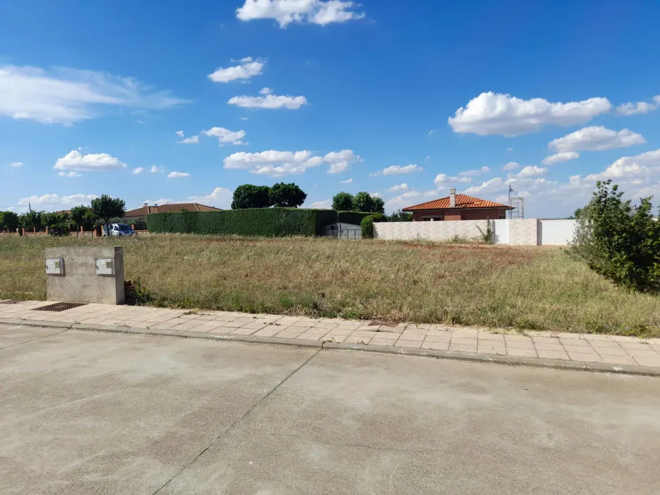 Urbis te ofrece una parcela en venta en Doñinos de Salamanca, Salamanca.
