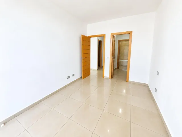 Vistas al mar, balcón y suite principal en León y Castillo — 22