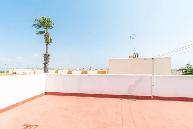 Luminoso atico duplex con solarium y parking privado en torre la mata  - Torrevieja — 33