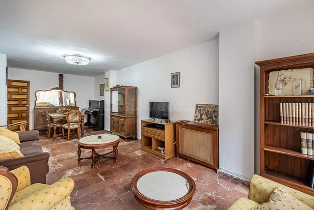 MAGNIFICA VIVIENDA EN LAS FLORES - CAMINO DE RONDA — 4