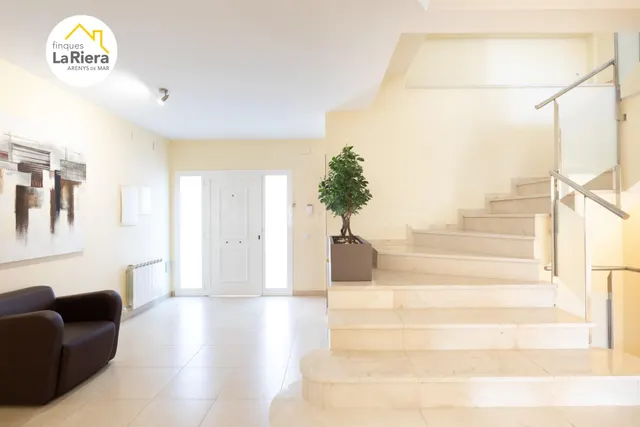 FABULOSA CASA A 4 VIENTOS CON VISTAS A MAR Y MONTAÑA !! - foto 5