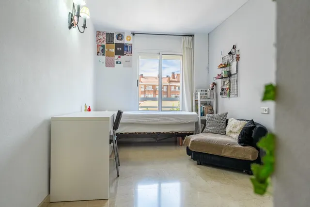 Piso con piscina zona alta de Reus — 21