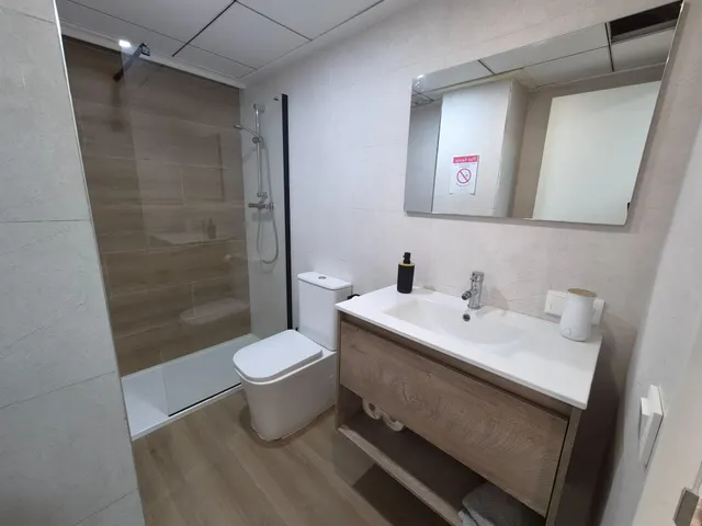 VIVIENDA EN GODELLA EN PLANTA BAJA — 8