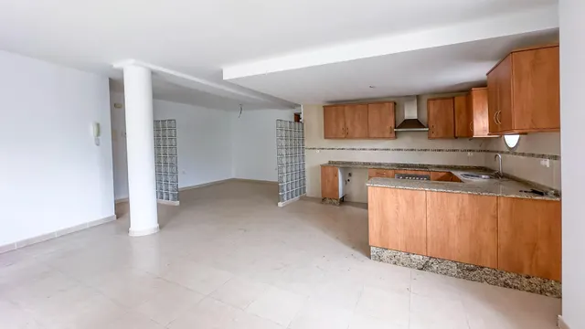 APARTAMENTO 2 HAB, 2 BAÑOS, TRASTERO Y GARAJE JUNTO AL MAR — 11