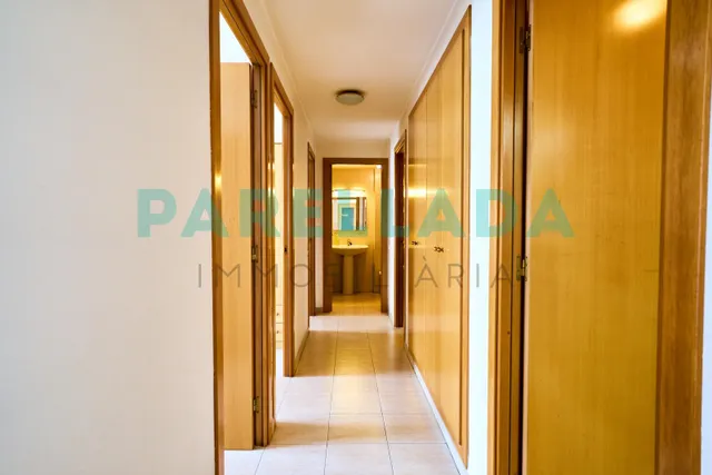 Piso de 3 habitaciones con parking junto al Puerto de Badalona — 21