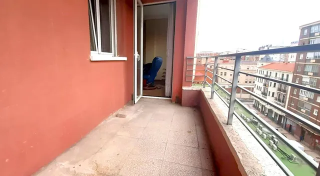 Vivienda excepcional con vistas, garaje y ubicación privilegiada junto a campo grande — 5