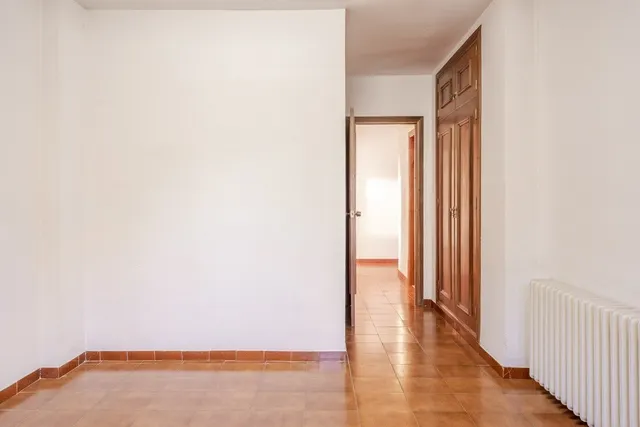 chalet independiente con la mejor parcela en la prestigiosa  urbanización de el serrallo — 48
