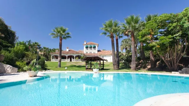Chalet 6 habitaciones 1904m² en venta - Riviera del sol