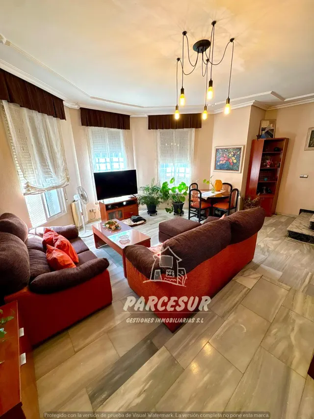 Chalet independiente en El Alcaide: espacio, comodidad y vida al aire libre — 10