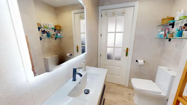 ¡Oportunidad única en el Paseo Marítimo, un dormitorio, terraza, parking, magníficas vistas al mar! — 12