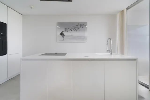 Apartamento de 2 dormitorios con vistas al mar en Estepona — 12