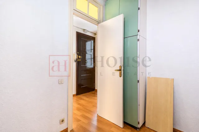 Piso para reformar con balcón en l' antiga esquerra de l' eixample — 9