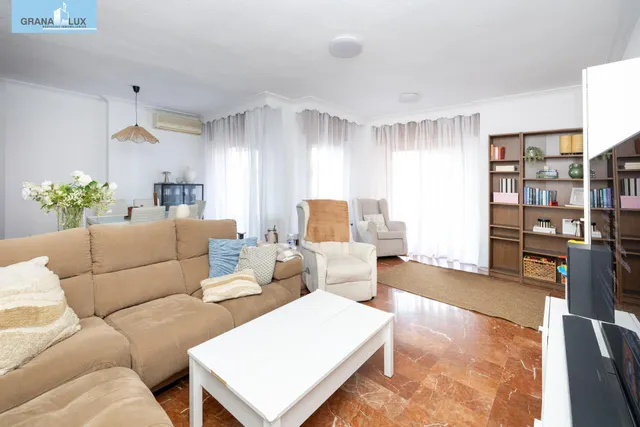 Piso y cochera en venta junto Acera de Darro. — 16