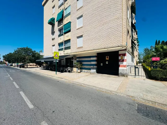 Garaje 15m² en venta - Camino bajo de huetor — 10