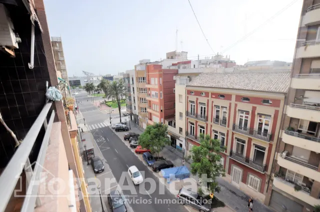 MUY AMPLIO CON GARAJE Y TERRAZA CERCA DE LA PLAYA — 33