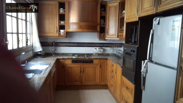SE VENDE CASA SEÑORIAL UBICADA EN PLENO CENTRO CON EXCELENTES VISTAS — 13