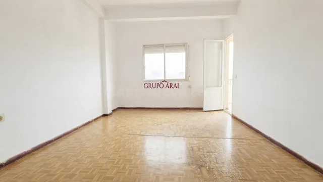 ¡La oportunidad que estabas esperando para vivir o invertir en Alicante! — 4