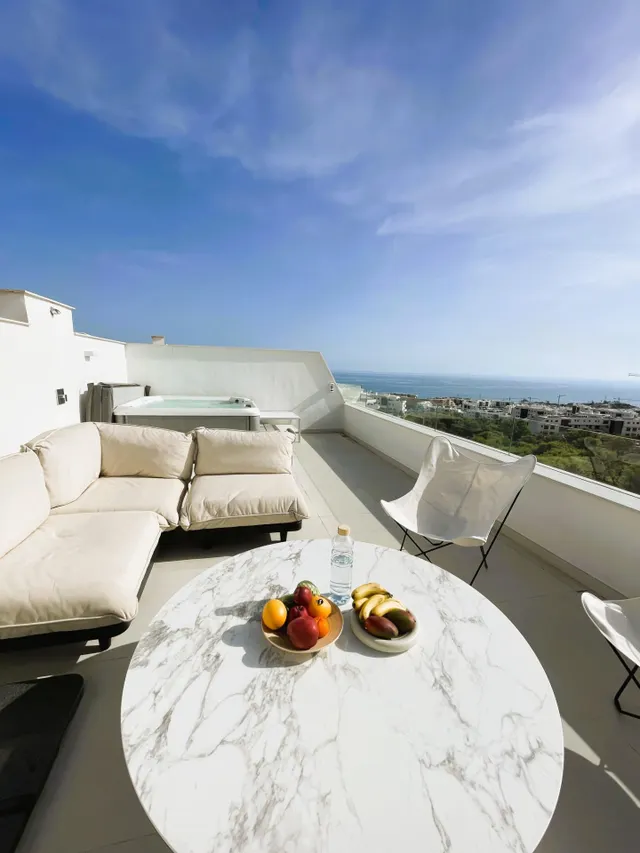 En venta: Espectacular ático de 2 dormitorios con jacuzzi privado y licencia de alquiler vacacional en Higuerón West, Costa del Sol — 43