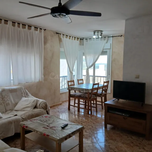 Apartamento Luminoso en Gandía Playa - Ideal para Estudiante - foto 2