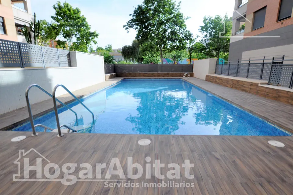 MAGNÍFICO PISO CON PISCINA, GARAJE Y TERRAZA EN BENIMACLET.